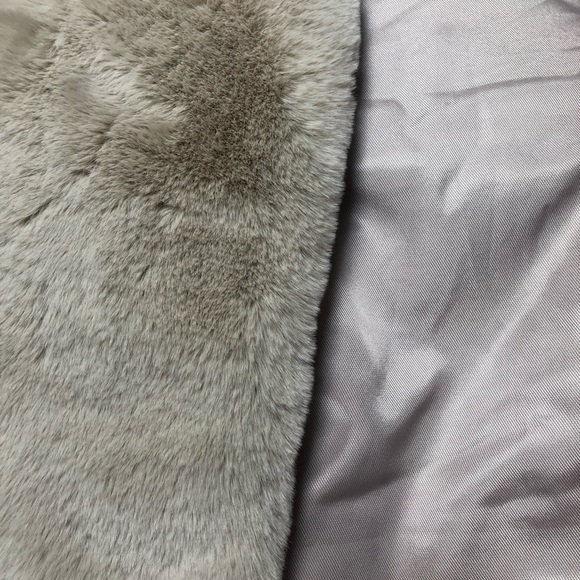 Velvet by Graham & Spencer Chelle Faux Fur Vest - Picture 8 of 9